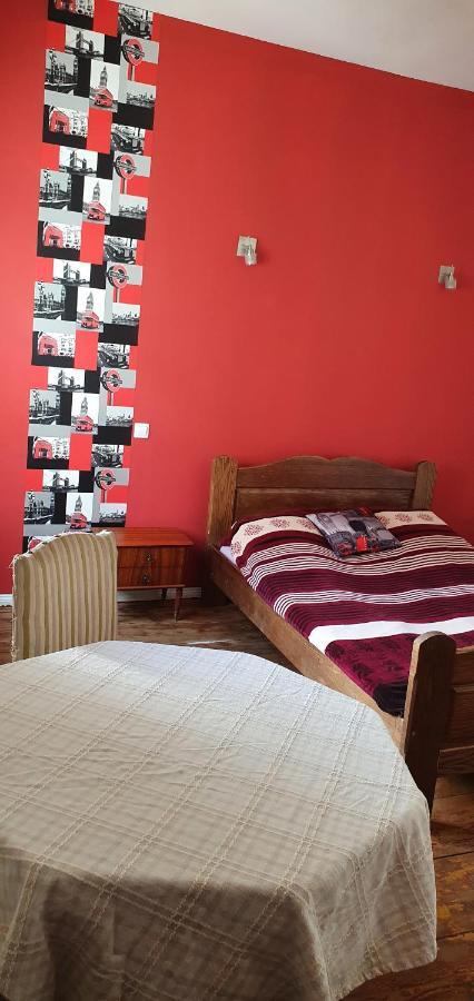 Dom Pod Orlimi Skalami - Blisko Zamku Czocha Apartment Lesna Ngoại thất bức ảnh