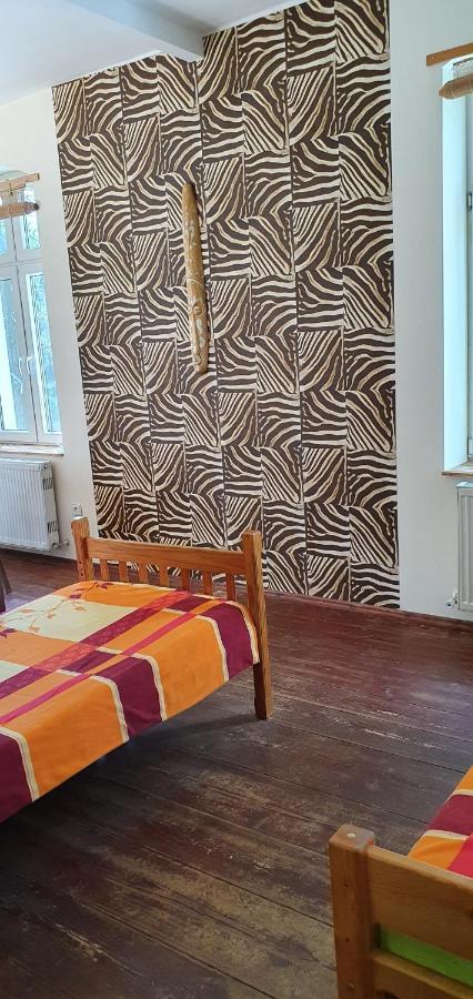 Dom Pod Orlimi Skalami - Blisko Zamku Czocha Apartment Lesna Ngoại thất bức ảnh